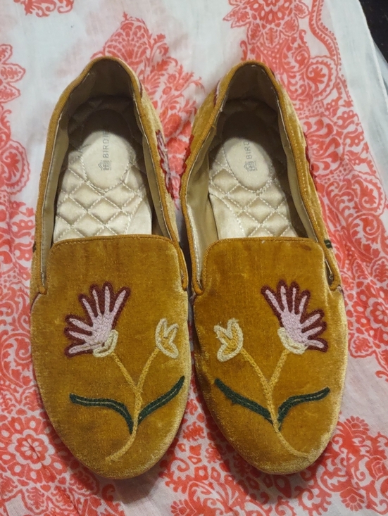 Birdies Shoes - Birdies shoes Unbranded Women’s Mustard Velvet Embroidered Loafers Size 9